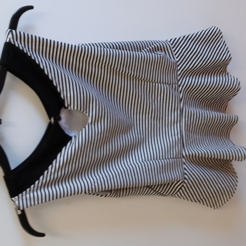 Attractive Papaya dressy black & white striped lined tank Size L - Picture 4 of 6